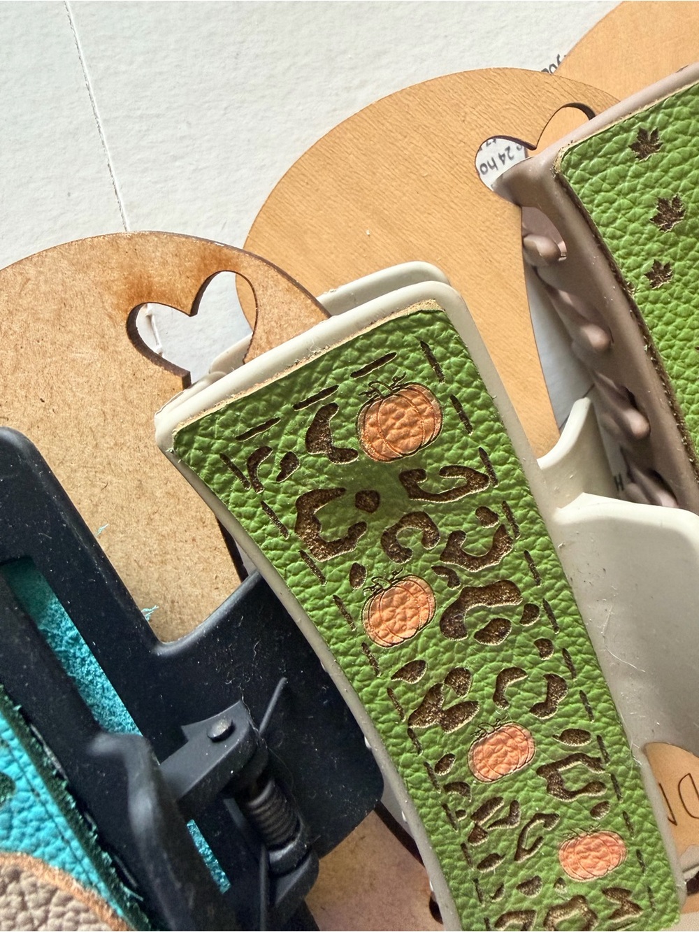 NEW!! Fall Series 2 Leather Hand Crafted/Painted Hair Clip your choice of 2 - Picture 5 of 6
